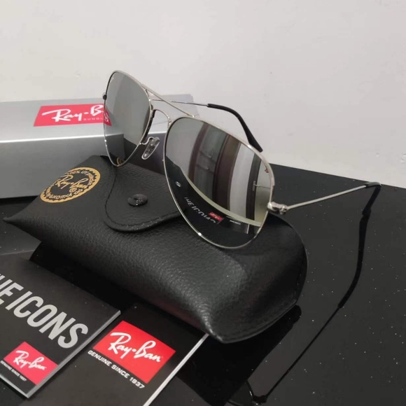 LIKE NEW RayBan Aviator RB3025 Silver Mirror Flash Ray ban Sunglasses - Picture 6 of 11